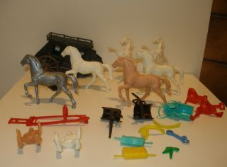 Stuart Horses,  Carriage And Accessories