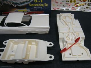 1959 Pontiac Bonneville Hardtop AMT 1/25 Plastic Model Car Kit w/ Box 6