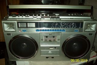 Jvc Rc - M70w Vintage Boombox (-) Tape Deck,  Meters,  Radio