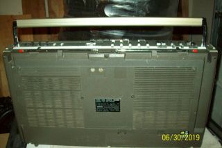 JVC RC - M70W VINTAGE BOOMBOX (-) TAPE DECK,  METERS,  RADIO 2