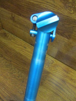 VINTAGE RINGLE MOBY EASTON EA70 29.  4 x 350 SEAT POST - BLUE ANODIZED 5