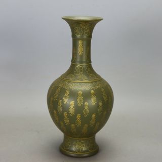 Chinese Old Green Glaze Porcelain Gold Drawing “寿”word Pattern Vase F01