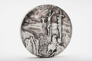 Biblical Series Silver Coin Crucifixion Niue Island Antique Finsh 2 Oz
