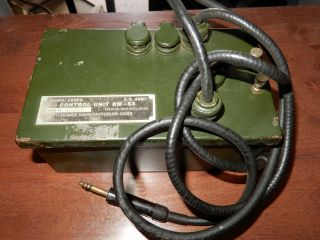 WW2 US ARMY RADIO ACCESSORY BAG WITH T17 MIKE,  RM - 35 & PHONE/MIC SWITCH 7