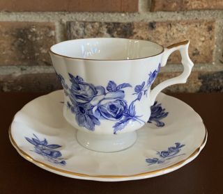 Royal Windsor Fine Bone China Teacup Cup Saucer Set Blue Flower White Gold Trim