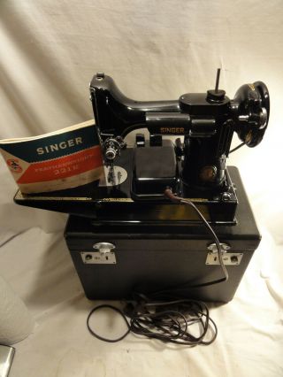 1950 Singer Featherweight 221k Vintage Sewing Machine W/ Case
