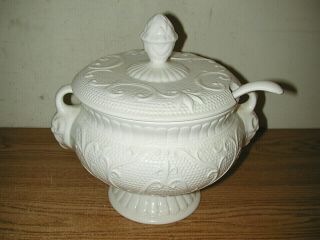 VINTAGE LARGE CERAMIC PORCELAIN LIDDED SOUP TUREEN W/ PLATTER & LADLE JAPAN MADE 8