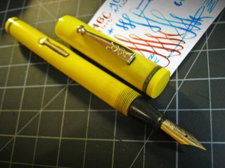 Vtg Yellow Fountain Pen W/ Green Bands 1920s Flex 14k Gold Nib Unique : -) E.  R.