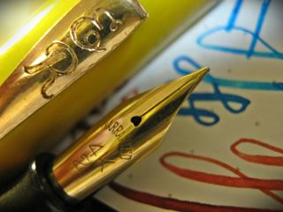 vtg YELLOW Fountain Pen w/ GREEN BANDS 1920s Flex 14K Gold Nib Unique : -) E.  R. 4