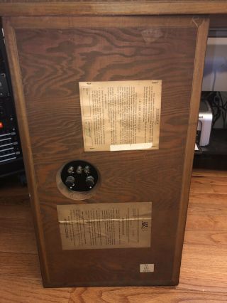2) VINTAGE ACOUSTIC RESEARCH AR - 3A SPEAKERS. 9