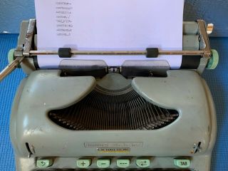 Vintage 1958 Hermes 3000 Seafoam Portable Typewriter - Please Read - See Photos 3