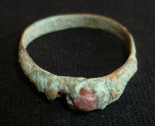 Roman Bronze Ring With Red Stone Gem - Circa 200 - 300 Ad  /1001