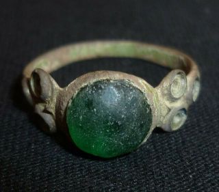 Viking Bronze Ring With Green Gem - Circa 7th - 9th Century Ad /998