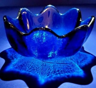 VINTAGE DEEP BLUE HAND BLOWN ART GLASS BOWL - FLAWLESS 5