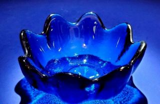 VINTAGE DEEP BLUE HAND BLOWN ART GLASS BOWL - FLAWLESS 8