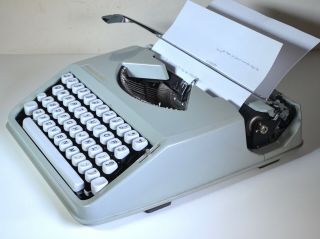 RARE Hermes Rocket Vintage Typewriter cursive/script typeface w/case 2