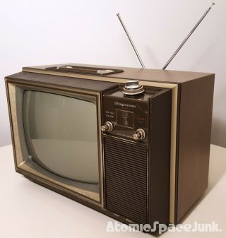 Magnavox Vintage Television Set 1969 Tube Color Tv 14 " Biscayne Model 1c6224