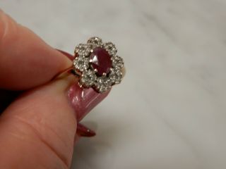 A 9 CT GOLD LARGE RUBY AND DIAMOND CLUSTER RING 5