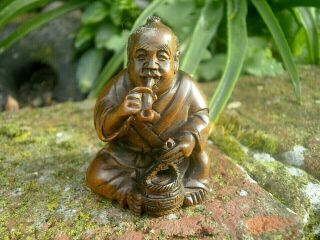 Hand Carved Wood Netsuke Old Man Sits To Smoke Pipe Boxwood Collectable Figurine