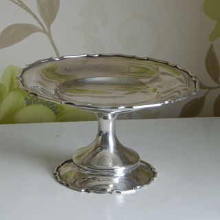 A Fine Solid Silver Antique Tazza - The Goldsmiths & Silversmiths Co London 1912