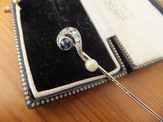 Stunning Art Deco 18 Ct Gold Pearl / Saphire / Diamonds Stick Pin.  Wow.