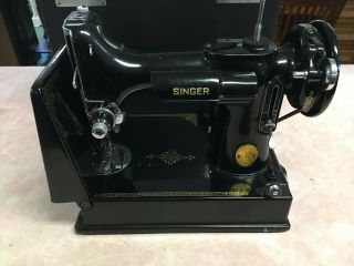 VINTAGE SINGER FEATHERWEIGHT 221 - 1 SEWING MACHINE w/ CASE AND 4