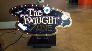 Twilight Zone Pinball Machine / Slot 