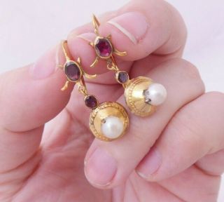 18ct Gold Flat Cut Garnet Natural Pearl 17th/18th Century Earrings