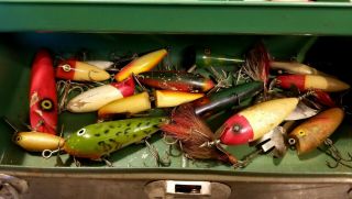 Vintage Sport King Tackle Box - Full of Old Fishing Lures. 7