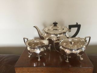 3 Piece Silver Plated Tea Service On 4 Hoof Feet With Pie Crust Edge (spts 988)