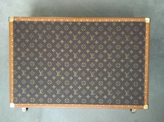 Vintage Louis Vuitton Large Monogram Suitcase Luggage Leather 26x17x8 10