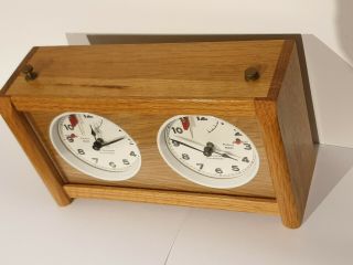 Vintage ' 50s Dutch Fa.  Koopman wooden oak analog Chess Clock dated on bottom 01 2