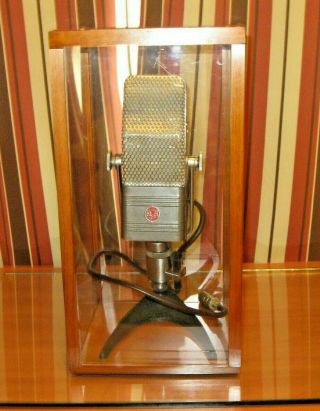 Vintage Rca Model 44bx Ribbon Microphone With Stand And Display Case