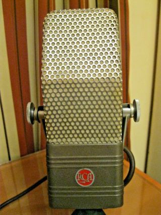 Vintage RCA Model 44BX Ribbon Microphone with Stand and Display Case 6