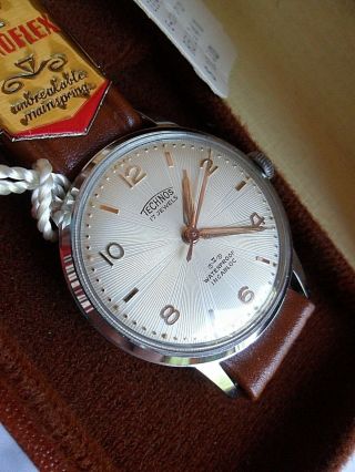 NOS Vintage 1957 Men ' s Technos 17 Jewel Swiss Watch w/ Box & Hang Tags ALL Orig. 7