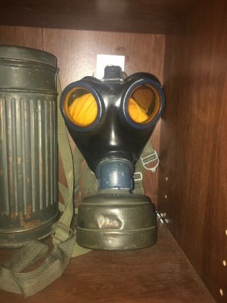 Ww2 German Gm38 Gas Mask Late War (carrying Canister Not)