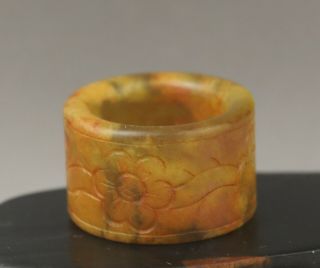 Old Chinese natural jade hand - carved flower ring 2