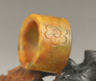 Old Chinese natural jade hand - carved flower ring 4