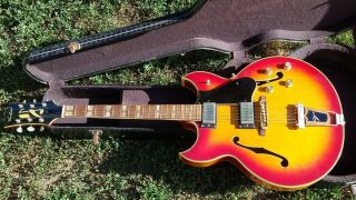 Vintage Ventura Barney Kessel Hollowbody Electric Guitar - V - 1400 - Gibson Picks