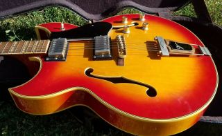 Vintage Ventura Barney Kessel Hollowbody Electric Guitar - V - 1400 - Gibson picks 4