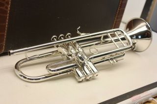 Bach Stradivarius 37 ML Trumpet Professional Horn VERY GOOD VINTAGE w Trigger 7