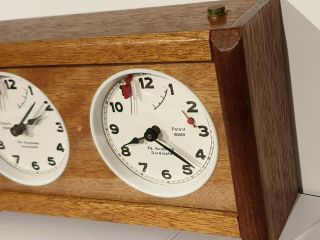 Vintage ' 50s Dutch Fa.  Koopman wooden dark oak analog Chess Clock dated 02 4