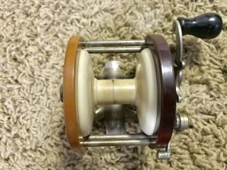 Early Vintage Penn Fishing Reel 85 RARE COLORED SIDE PLATES 3