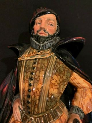 VINTAGE Royal Doulton Figurine Sir Walter Raleigh HN 2015 6