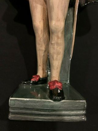 VINTAGE Royal Doulton Figurine Sir Walter Raleigh HN 2015 7