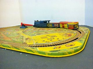 Vintage MARX TOY 1950s WIND - UP RAILROAD TIN LITHO ART DECO TRAIN STATION ENGINE 4