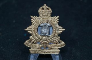 Ww2 Canadian Royal Regiment Of Canada Rr Of C Cap Badge