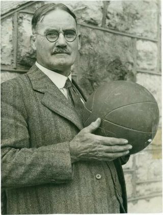 Vintage 1920 ' s - 1930 ' s Antique RAWLINGS James NAISMITH Leather BASKETBALL Rare 4