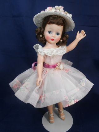 Vintage Madame Alexander Cissette In Flocked Party Dress Wow What A Beauty