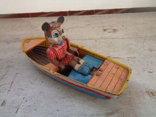Vintage Tin Toy Metal Litho S&e Japan Row Boat Bear Wind Up